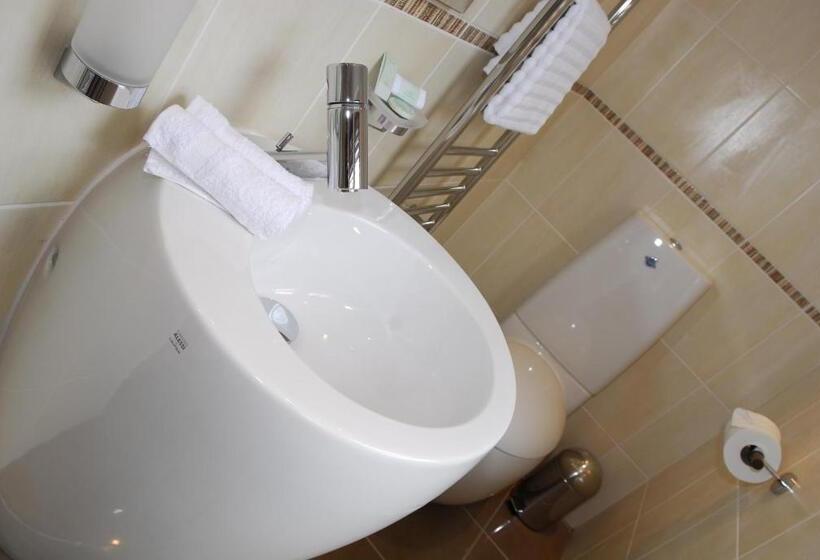 חדר אקזקיוטיב חדר קינג, The Clarence Boutique Rooms