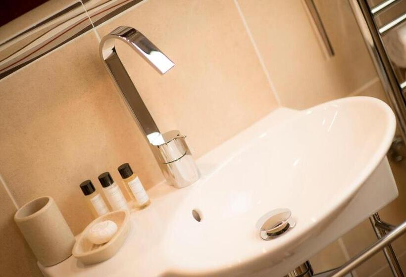 חדר סופריור עם מיטת קינג, The Clarence Boutique Rooms