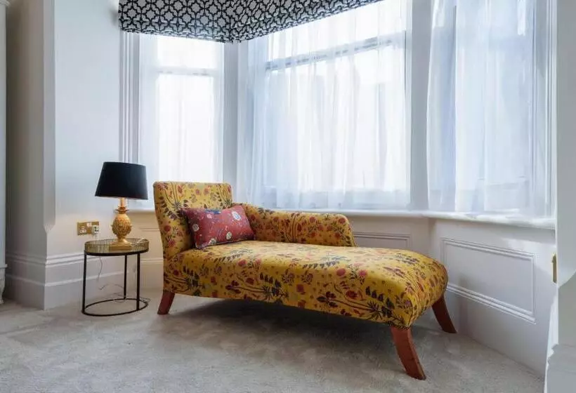 キングサイズベッドのスタンダードルーム, The Clarence Boutique Rooms