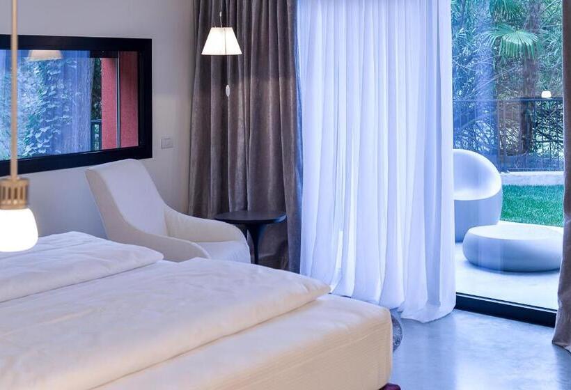 庭の見えるジュニアスイート, Villa Miravalle