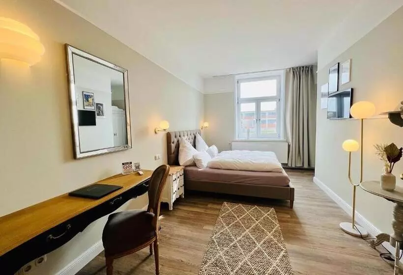キングサイズベッドのスタンダードルーム, Lexow   Hotel An De Havenkant