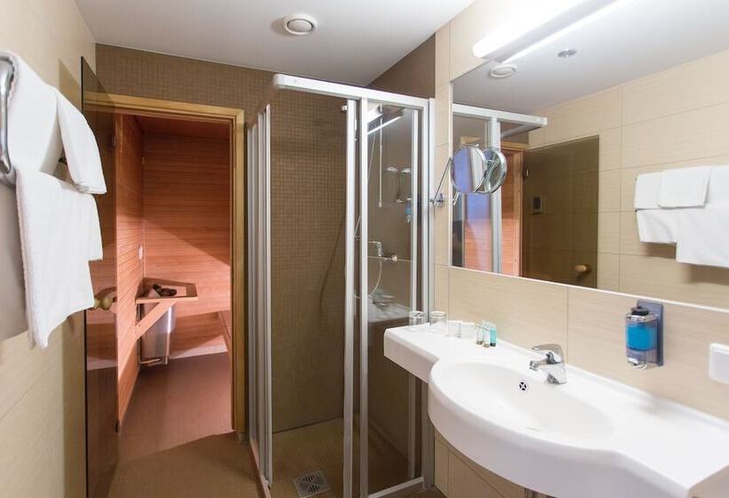 سوییت سوپریور, Meri Seaside Hotel & Spa