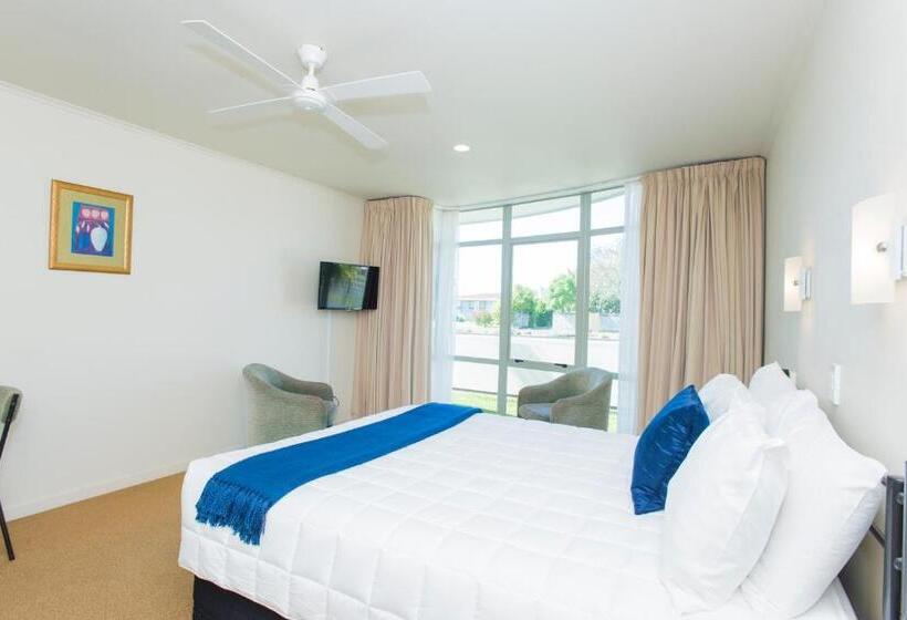 استودیوی استاندارد, Alfresco Motor Lodge