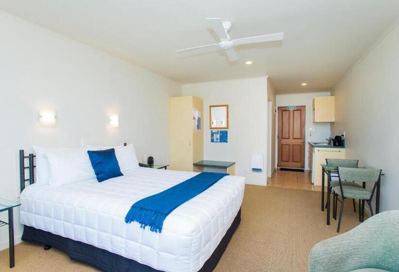 استودیوی استاندارد, Alfresco Motor Lodge