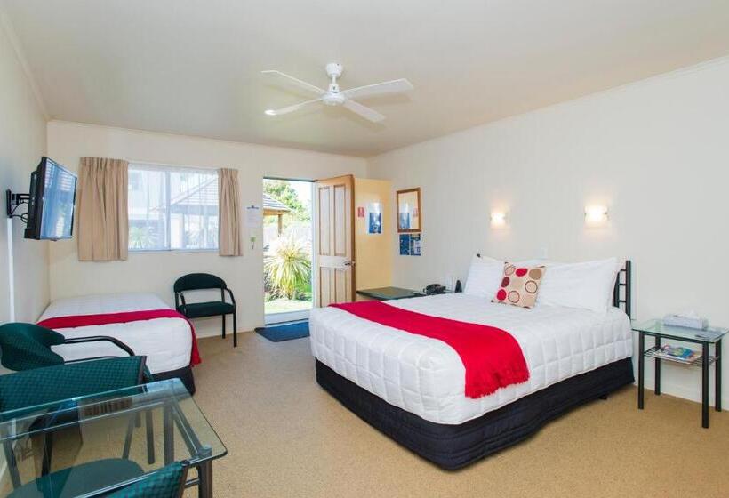 استودیوی سوپریور, Alfresco Motor Lodge