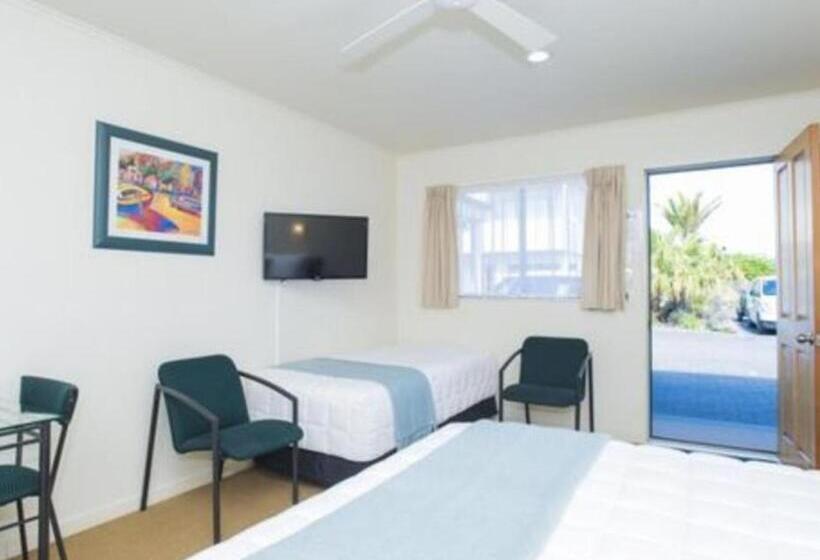 استودیوی سوپریور, Alfresco Motor Lodge