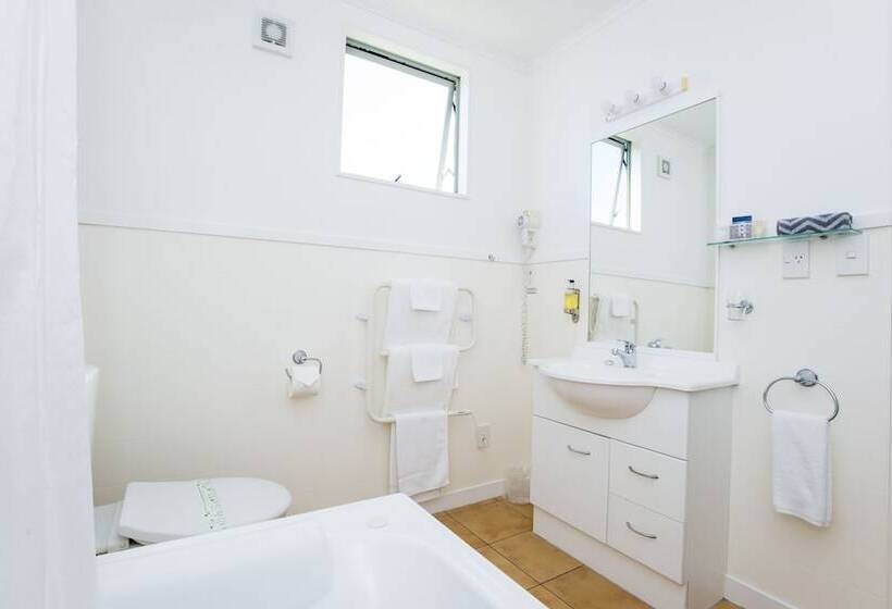 استودیوی استاندارد, Alfresco Motor Lodge