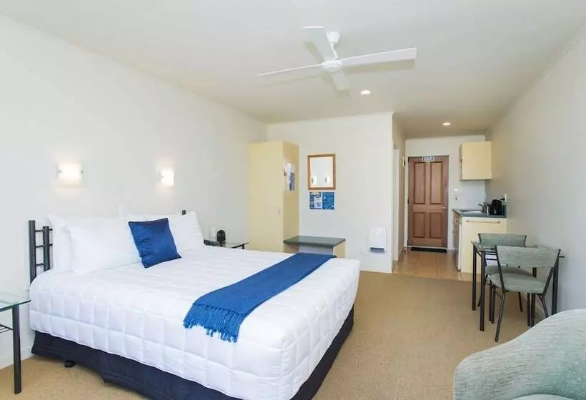 استودیوی استاندارد, Alfresco Motor Lodge