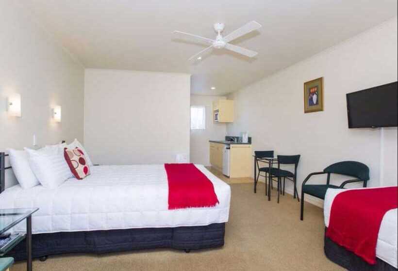 استودیوی استاندارد, Alfresco Motor Lodge