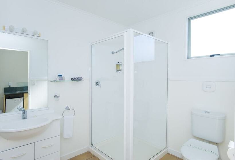 استودیوی استاندارد, Alfresco Motor Lodge