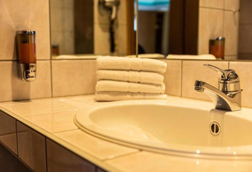 غرفة قياسية رباعية, Wolf Hotel Zur Linde