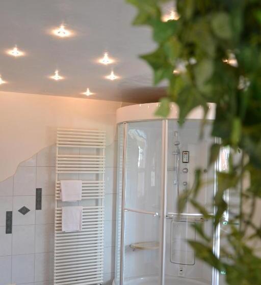 جناح, Wolf Hotel Zur Linde