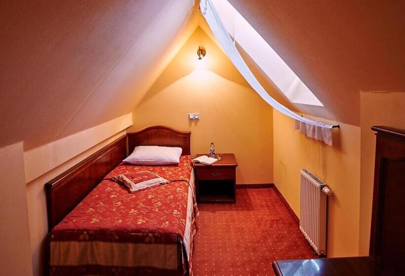 اتاق استاندارد یک نفره, Villa Royal