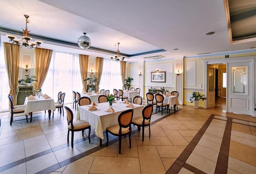 سوییت, Villa Royal