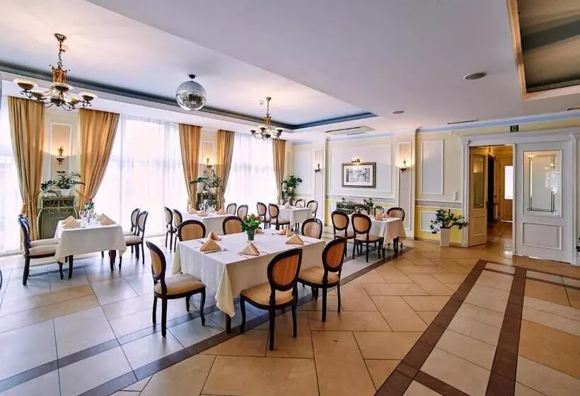 スイート, Villa Royal