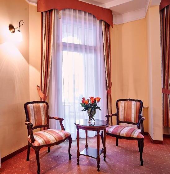 اتاق پرمیوم, Villa Royal