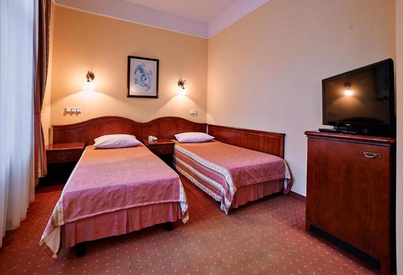 اتاق پرمیوم, Villa Royal