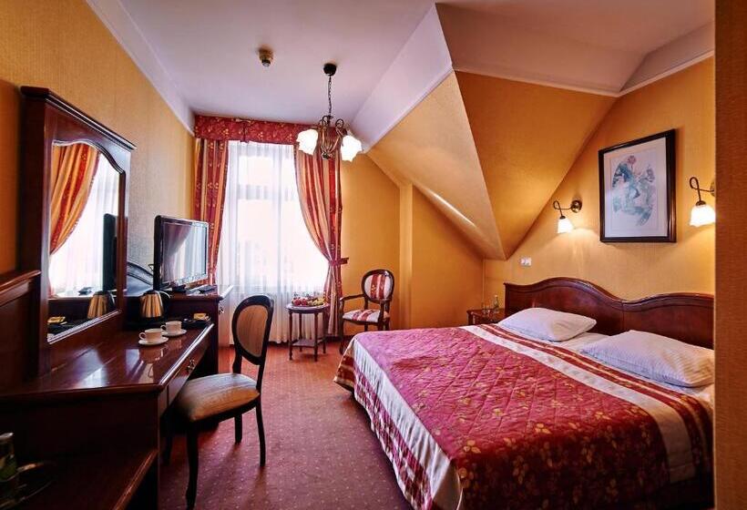 اتاق پرمیوم, Villa Royal