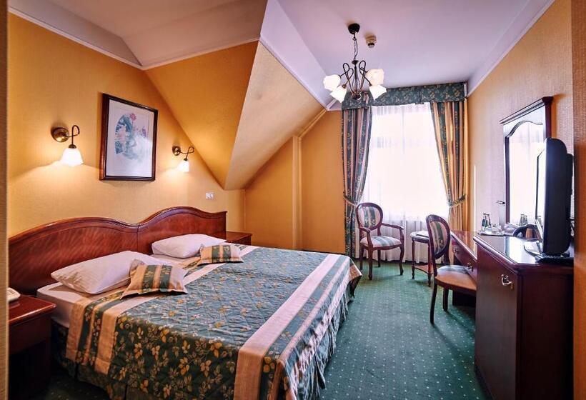 اتاق پرمیوم, Villa Royal