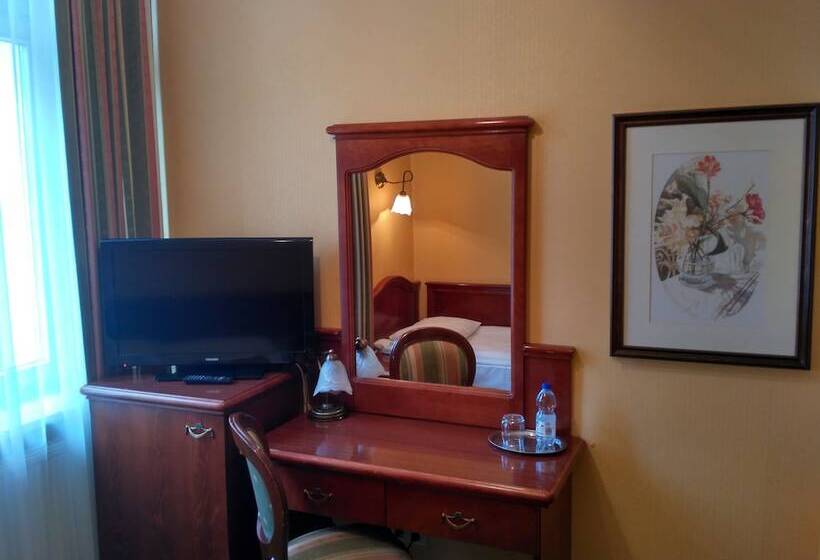 اتاق استاندارد یک نفره, Villa Royal