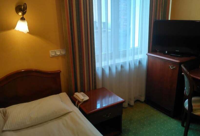 اتاق استاندارد یک نفره, Villa Royal