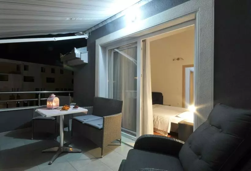 バルコニー付きスタンダードルーム, Apartments & Rooms Villa Maslina