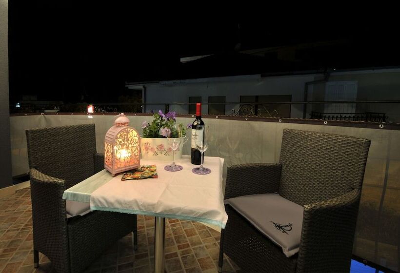 バルコニー付きスタンダードルーム, Apartments & Rooms Villa Maslina