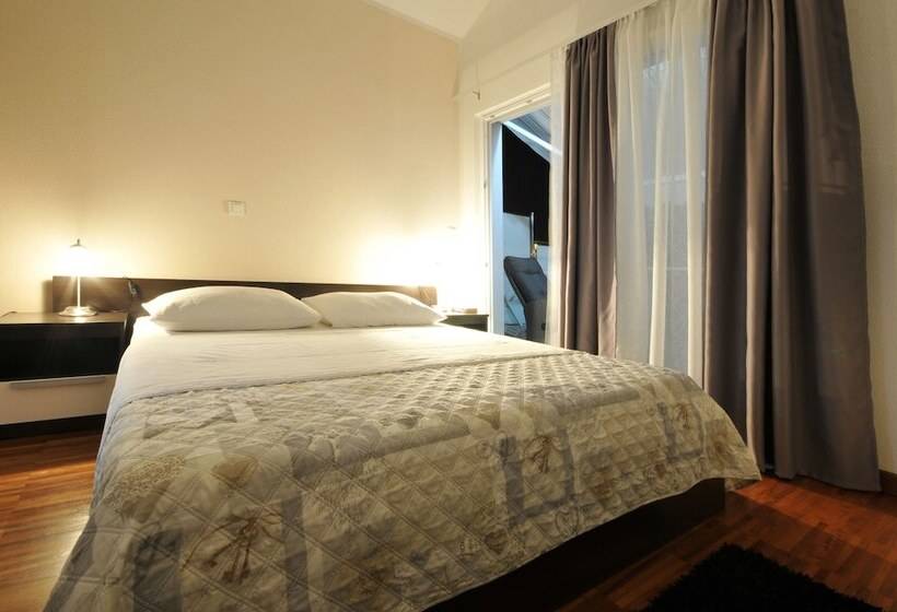 バルコニー付きスタンダードルーム, Apartments & Rooms Villa Maslina