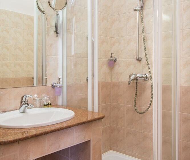 Номер Стандарт, Fried Kastély Hotel Simontornya