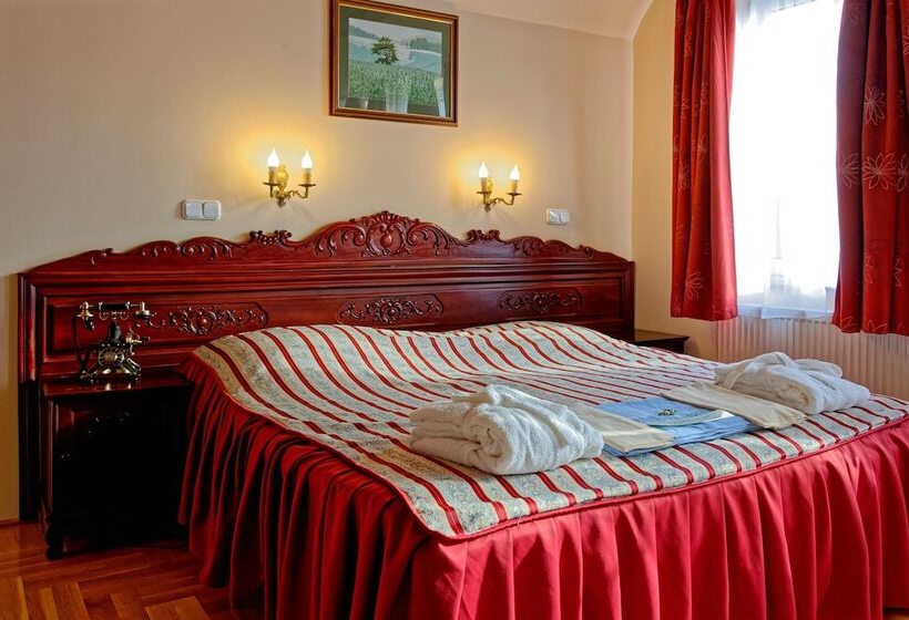 Номер Стандарт, Fried Kastély Hotel Simontornya