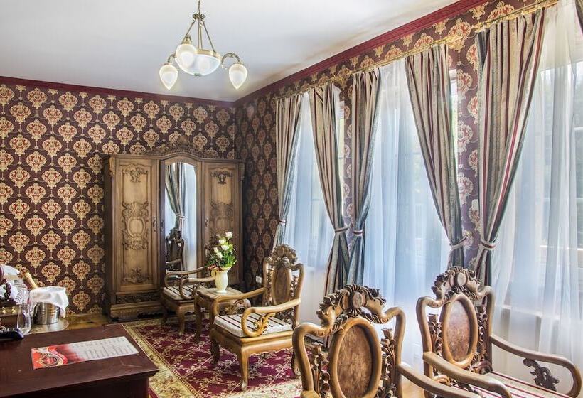 Люкс, Fried Kastély Hotel Simontornya