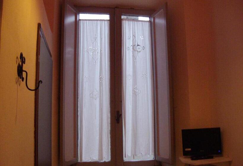 اتاق استاندارد یک نفره, Albergo Anna