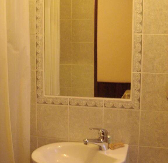 Chambre Standard Individuelle, Albergo Anna