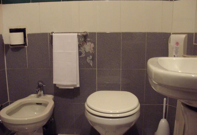 Chambre Standard Individuelle, Albergo Anna