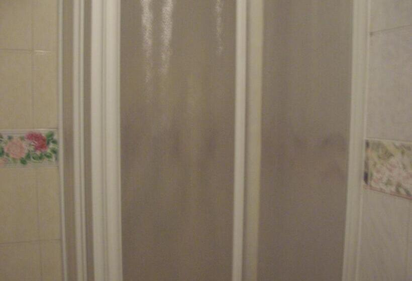 Chambre Triple Standard, Albergo Anna