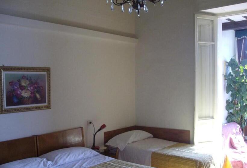 اتاق استاندارد سه نفره, Albergo Anna