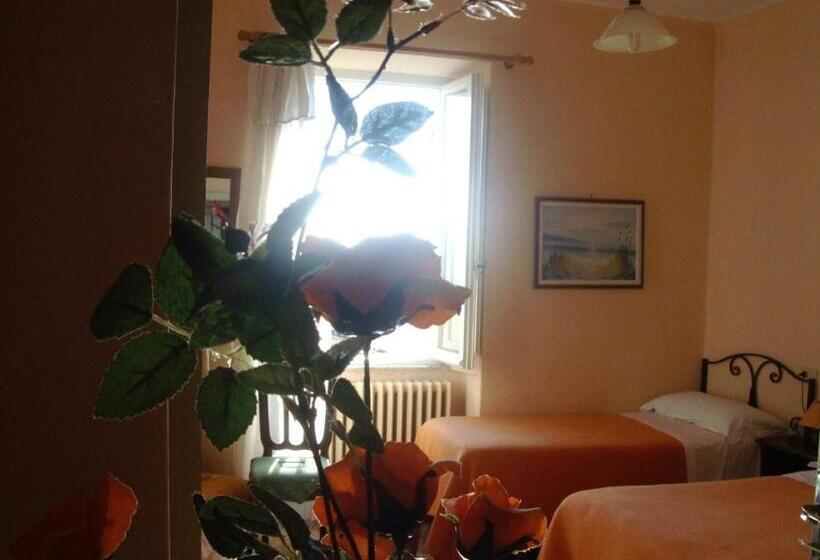 Chambre Triple Standard, Albergo Anna