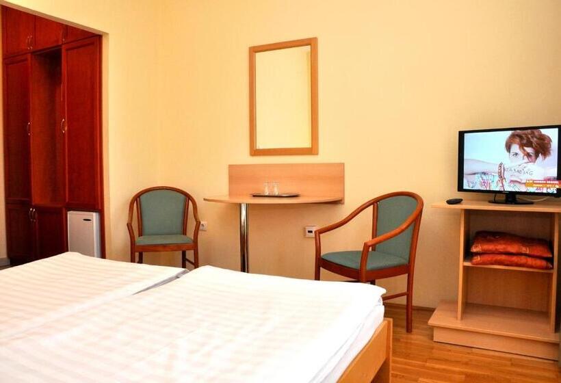 Семейный Номер, Ametiszt Hotel Harkány