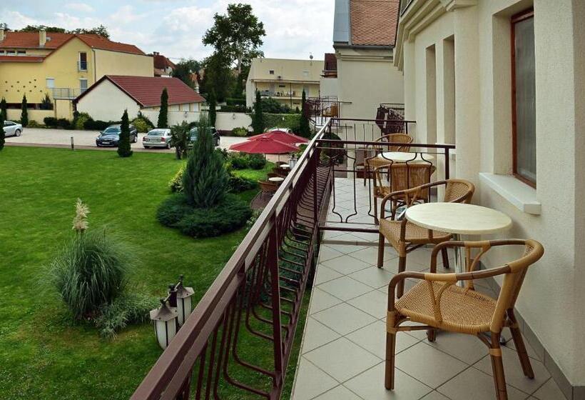 Номер Стандарт Трехместный, Ametiszt Hotel Harkány