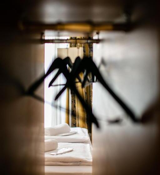 복층 룸 퀸 침대, Boutique Exclusive B&b