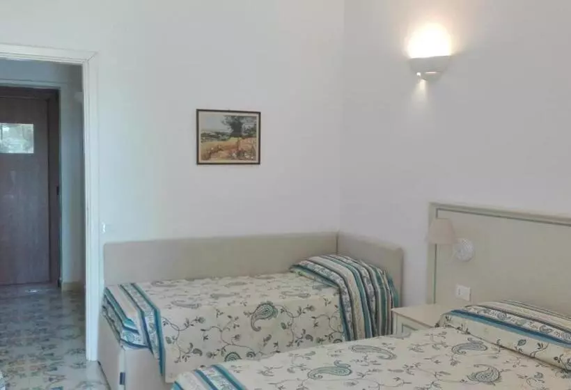 景色の見えるスタンダード４人部屋, Capo Sud