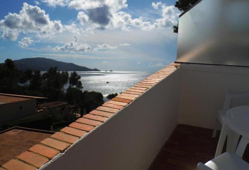 景色の見えるスタンダード４人部屋, Capo Sud