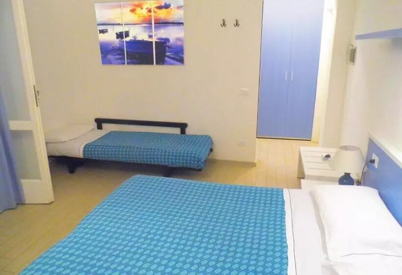 景色の見えるスタンダード４人部屋, Capo Sud
