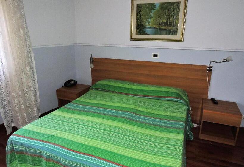 غرفة قياسية, Capri