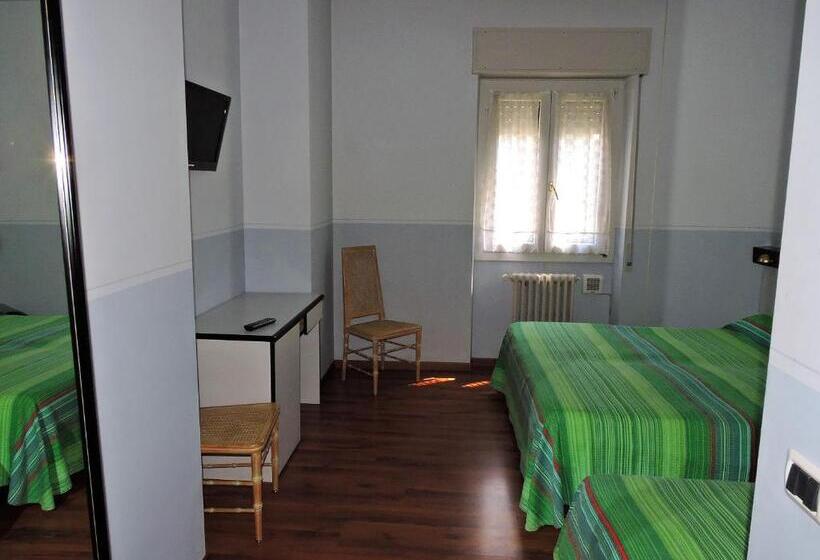 غرفة قياسية ثلاثية, Capri