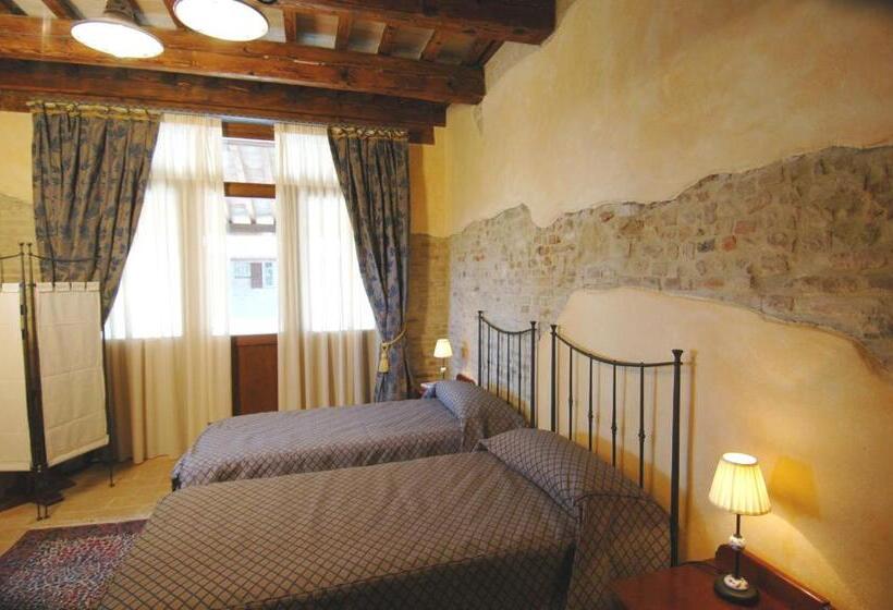 高级大房间, Castello Montegiove