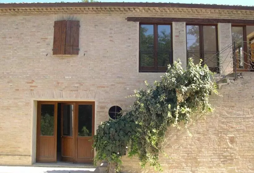 سوییت خانوادگی, Castello Montegiove