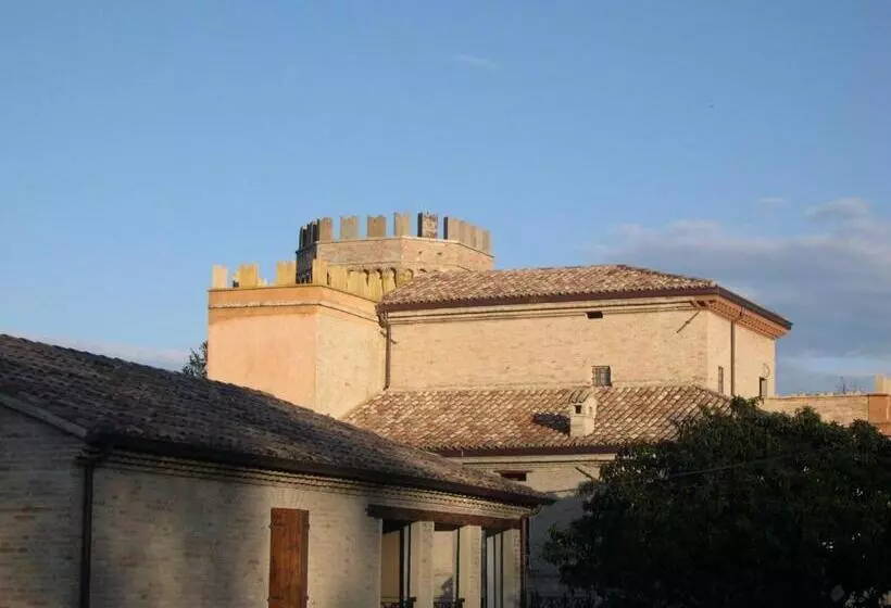 سوییت خانوادگی, Castello Montegiove