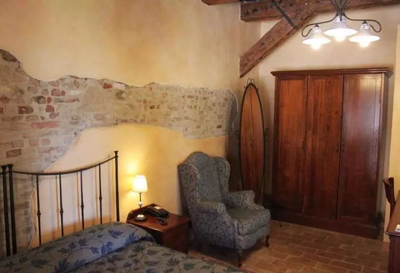 اتاق سوپریور, Castello Montegiove