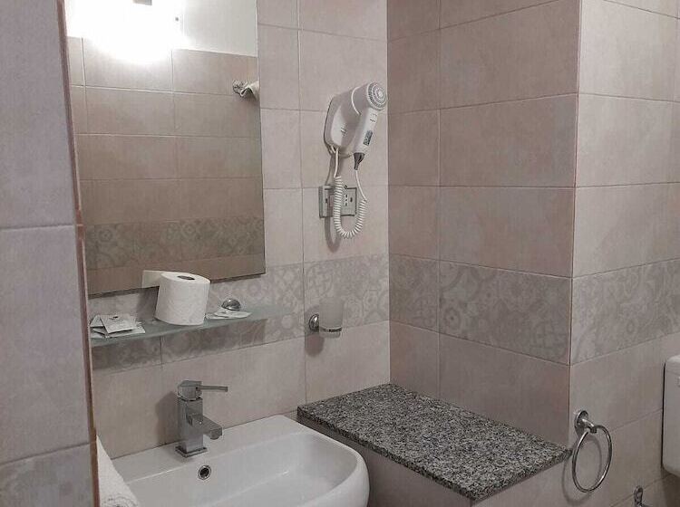 اتاق استاندارد یک نفره, Centrale Europa